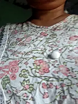 Snapshot of Priya_Bong chatting on May 7, 2026, 1:33 am Priya Bong online show from May 7, 2026, 1:33 am