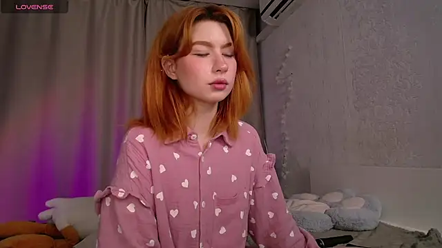 Evaa Moonn  online show from September 14, 2025, 11:26 pm