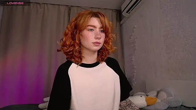 Evaa Moonn  online show from October 13, 2025, 5:40 am