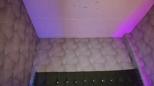 AnnaliOlsenX online show from June 5, 2026, 6:46 pm