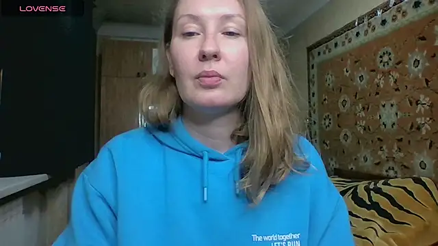 AnnaXLovers online show from October 14, 2025, 2:18 pm