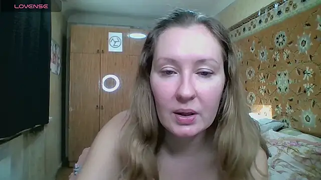 AnnaXLovers online show from November 22, 2025, 9:41 am