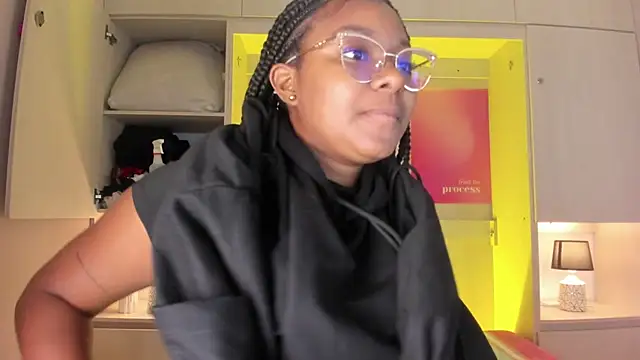 tamaraa smiith online show from March 15, 2026, 12:11 pm