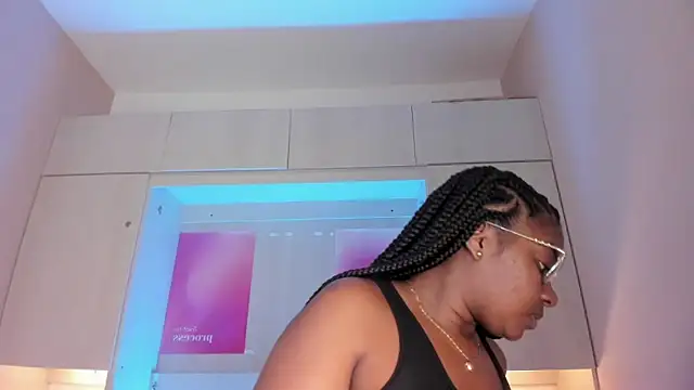 tamaraa smiith online show from May 26, 2026, 7:43 pm