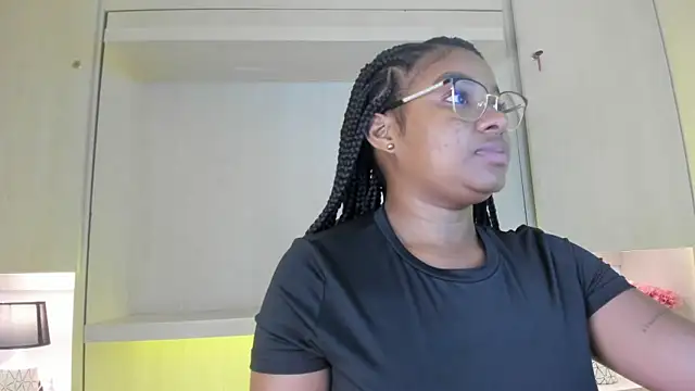 tamaraa smiith online show from June 12, 2026, 7:35 pm