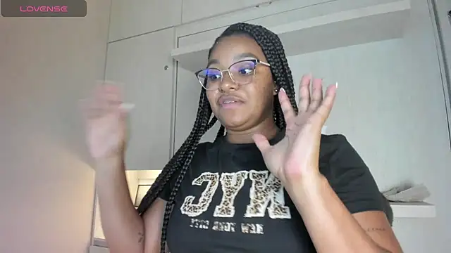 tamaraa smiith online show from June 18, 2026, 7:40 pm