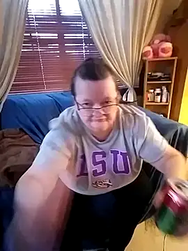 Bayou Woman68 online show from December 17, 2025, 8:59 pm