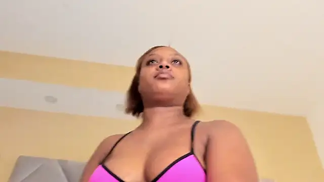 Adelehottman online show from December 10, 2024, 4:56 am