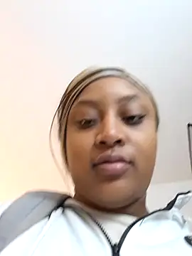 Adelehottman online show from July 8, 2026, 12:09 pm