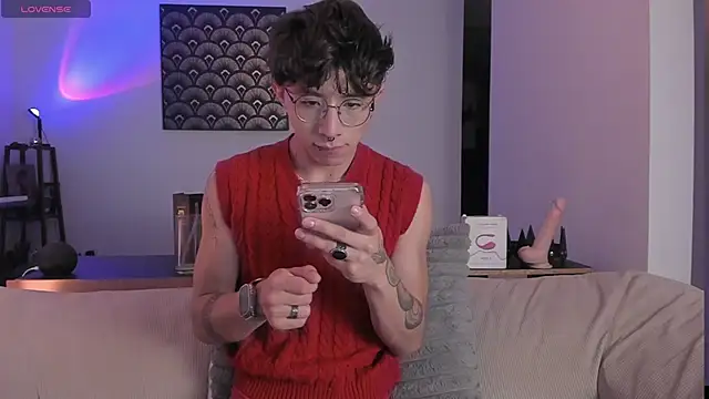 im  thomass online show from December 18, 2025, 1:22 am