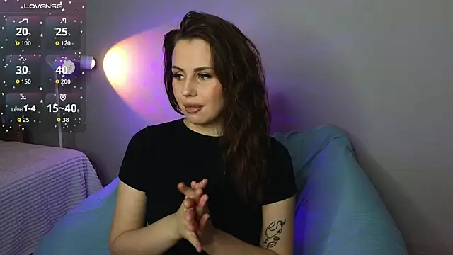 Snapshot of Aisha_Riley chatting on October 3, 2025, 1:30 pm Aisha Riley online show from October 3, 2025, 1:30 pm