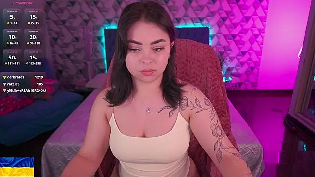 Snapshot of SusieWood chatting on April 28, 2026, 2:49 am SusieWood online show from April 28, 2026, 2:49 am