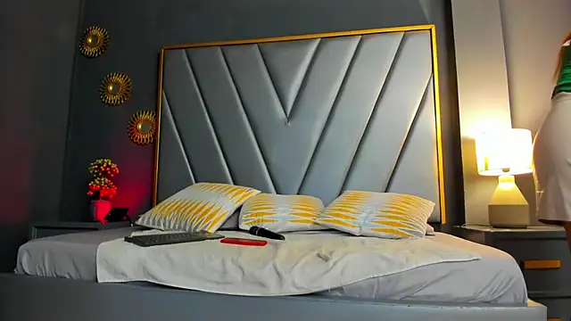 BrendaAdams  online show from September 24, 2025, 10:51 am