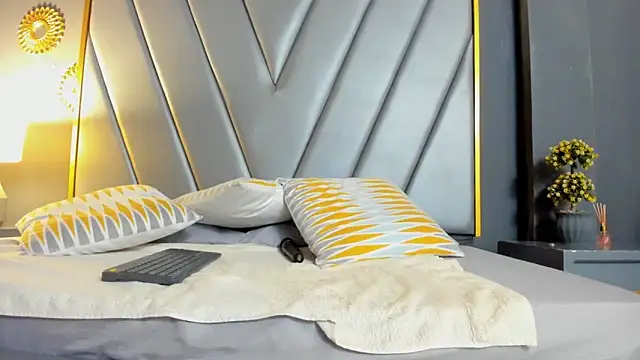 BrendaAdams  online show from March 18, 2026, 10:40 am