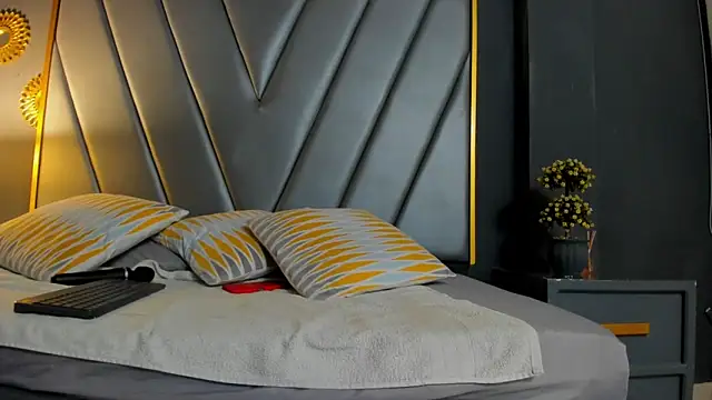 BrendaAdams  online show from March 19, 2026, 10:41 am