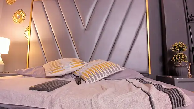 BrendaAdams  online show from March 27, 2026, 10:37 am