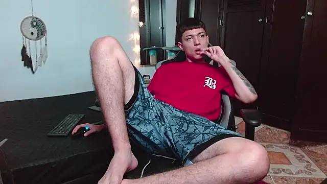 Snapshot of aaron_blug chatting on December 22, 2024, 12:17 am aaron blug online show from December 22, 2024, 12:17 am