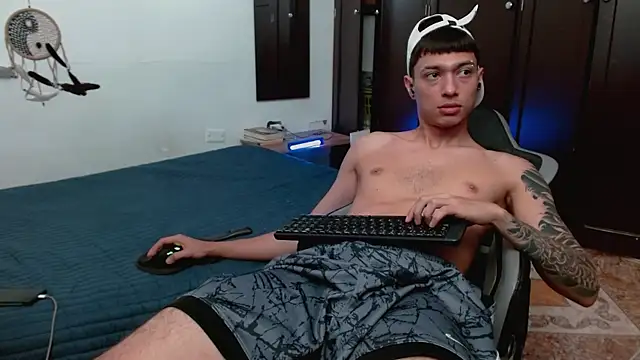 aaron blug online show from December 18, 2025, 4:35 pm