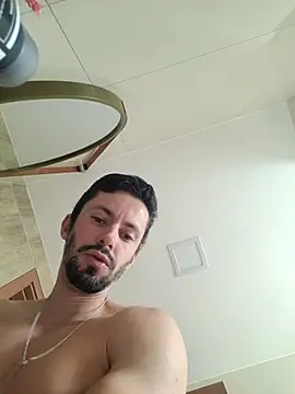 Diegosob8720 online show from February 26, 2025, 1:52 pm
