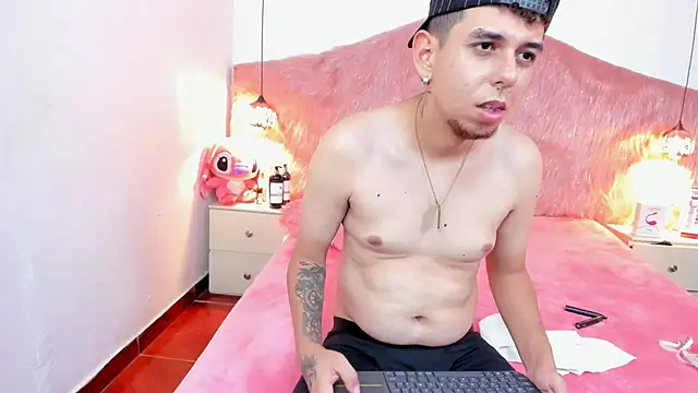 Derek and Skarlet online show from February 5, 2026, 3:49 pm