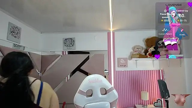 Snapshot of _Miaaleon chatting on October 3, 2025, 12:57 pm Miaaleon online show from October 3, 2025, 12:57 pm