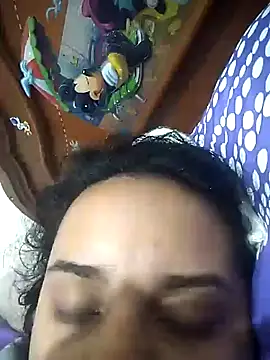 Snapshot of _Miaaleon chatting on November 13, 2025, 9:19 am Miaaleon online show from November 13, 2025, 9:19 am