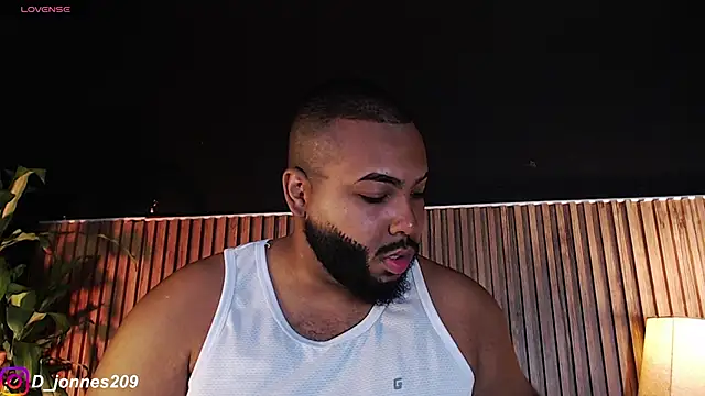 Snapshot of DilanJonnes_ chatting on October 4, 2025, 9:24 pm DilanJonnes online show from October 4, 2025, 9:24 pm