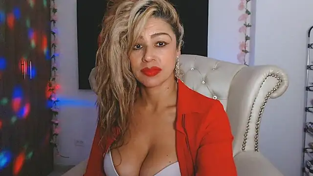 Snapshot of Isabelhot1 chatting on April 14, 2026, 8:15 pm Isabelhot1 online show from April 14, 2026, 8:15 pm