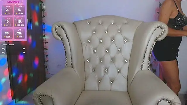 Snapshot of Isabelhot1 chatting on April 18, 2026, 8:20 pm Isabelhot1 online show from April 18, 2026, 8:20 pm