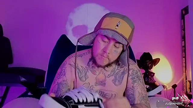 Snapshot of Ash_gusbig chatting on November 10, 2025, 1:04 am Ash gusbig online show from November 10, 2025, 1:04 am