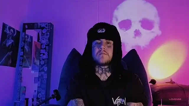 Snapshot of Ash_gusbig chatting on November 25, 2025, 3:17 am Ash gusbig online show from November 25, 2025, 3:17 am