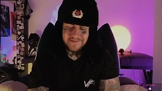 Snapshot of Ash_gusbig chatting on November 29, 2025, 4:37 am Ash gusbig online show from November 29, 2025, 4:37 am