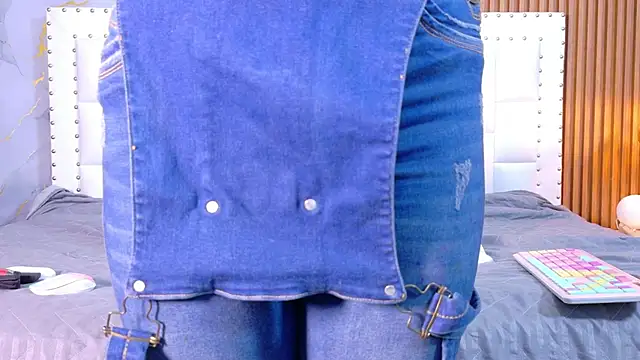 indianschoolgirl online show from November 18, 2025, 7:40 pm