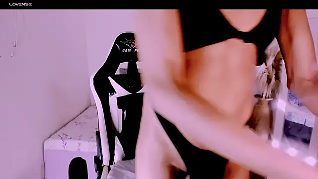 carolinemiller7 online show from June 14, 2026, 6:37 am