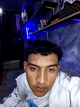 Lian Lee online show from April 4, 2026, 1:26 am