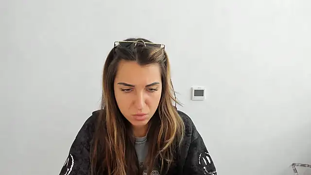 Summmmersky online show from November 1, 2025, 8:49 am