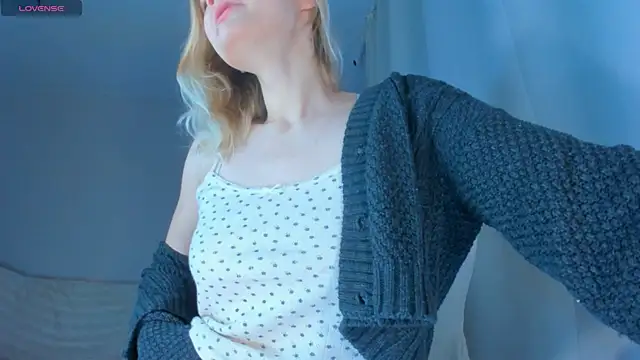 JennyWoody online show from December 16, 2025, 2:16 am