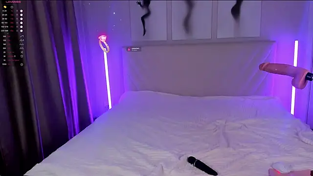 EmmaBarbs online show from November 12, 2025, 8:52 pm