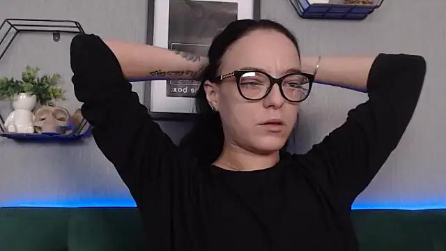 IzabelllNoir online show from December 31, 2024, 11:42 am