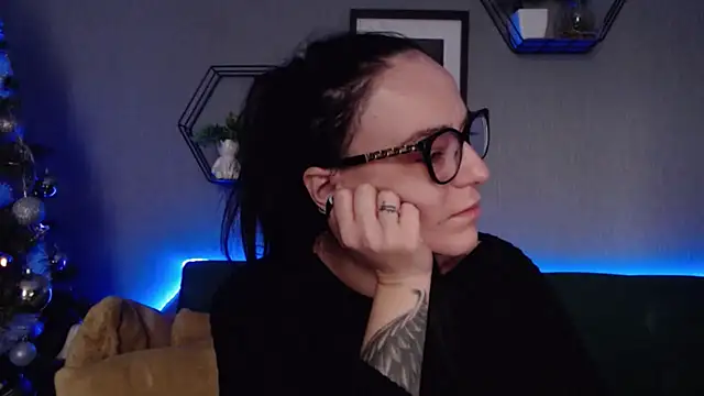 IzabelllNoir online show from January 7, 2025, 11:05 am