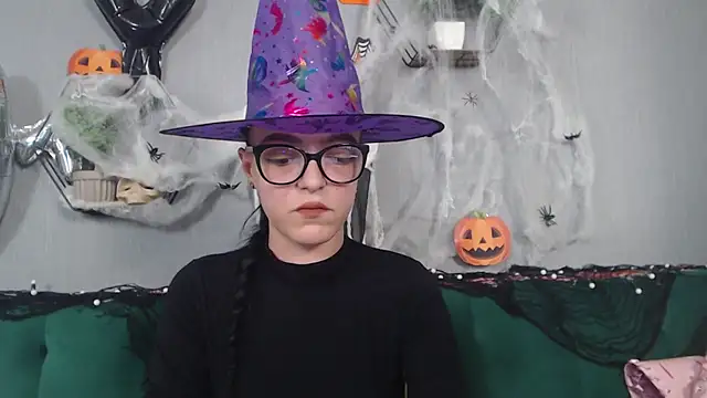 IzabelllNoir online show from October 31, 2025, 9:32 am