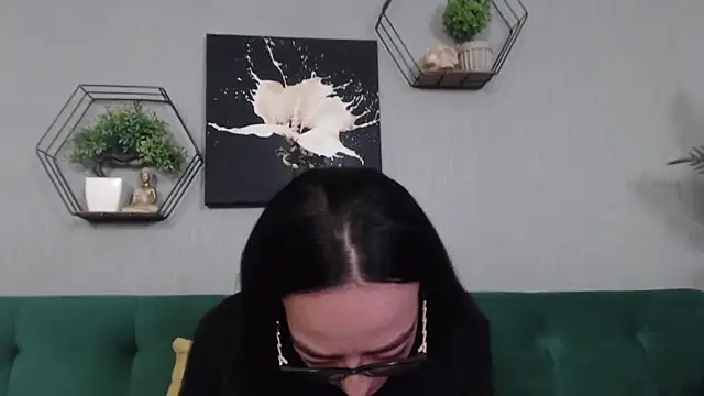 Snapshot of IzabelllNoir chatting on February 9, 2026, 11:58 am IzabelllNoir online show from February 9, 2026, 11:58 am