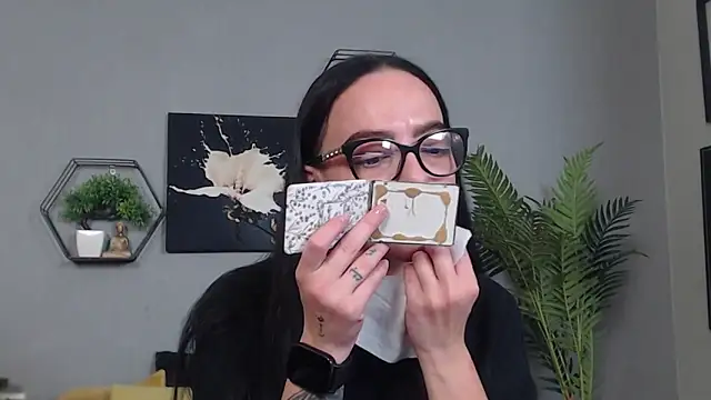 Snapshot of IzabelllNoir chatting on February 16, 2026, 10:22 am IzabelllNoir online show from February 16, 2026, 10:22 am