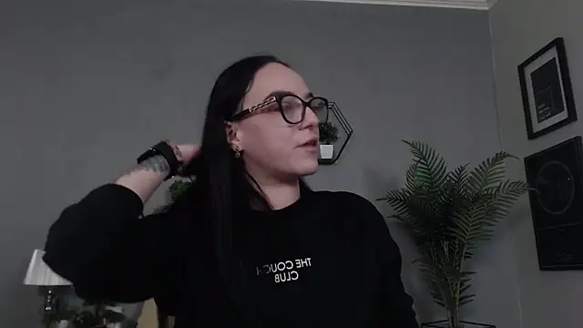 IzabelllNoir online show from May 5, 2026, 9:06 am