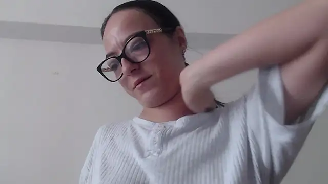 IzabelllNoir online show from June 5, 2026, 9:26 am