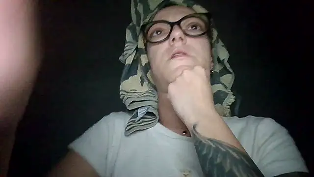 Snapshot of IzabelllNoir chatting on June 25, 2026, 8:24 pm IzabelllNoir online show from June 25, 2026, 8:24 pm
