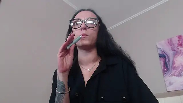 Snapshot of IzabelllNoir chatting on July 12, 2026, 3:52 am IzabelllNoir online show from July 12, 2026, 3:52 am
