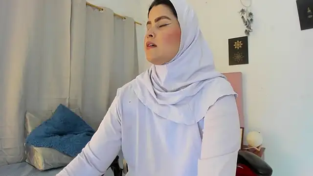 AishaAmin  online show from June 13, 2026, 12:14 pm