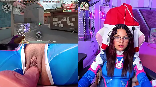 PetiteSophie  online show from December 22, 2024, 4:17 pm