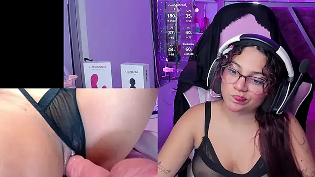 PetiteSophie  online show from February 2, 2025, 2:34 pm